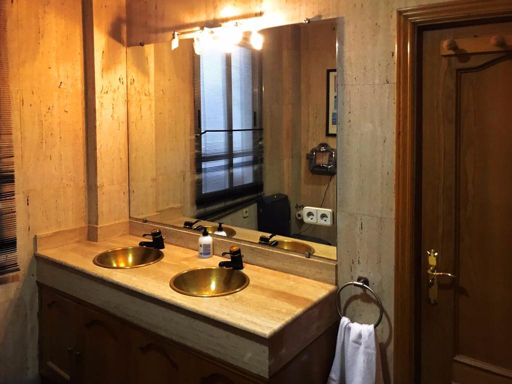 Bookingham ★Apartaments & Suites Мадрид Экстерьер фото