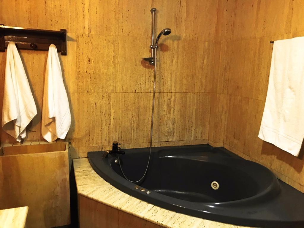 Bookingham ★Apartaments & Suites Мадрид Экстерьер фото